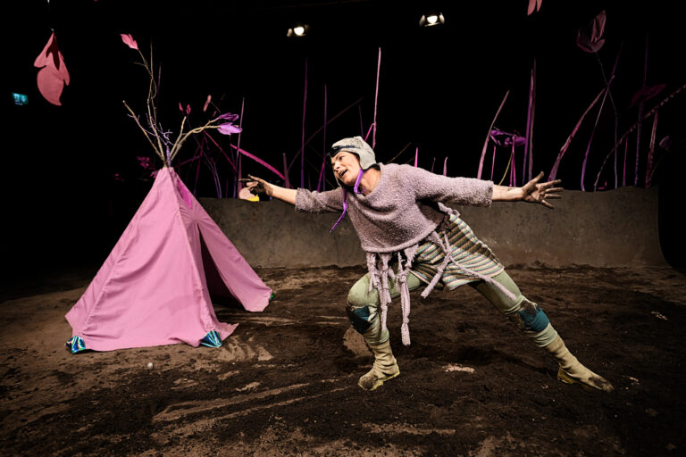 theater-wrede-Regen-rieche4_Andreas-J.-Etter